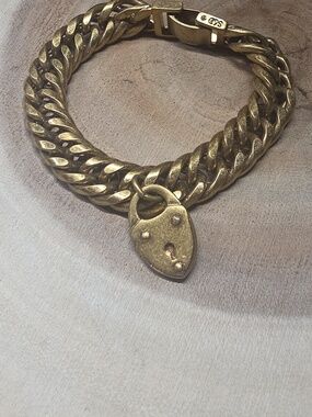 :: Stella & Dot Heart Lock Bracelet